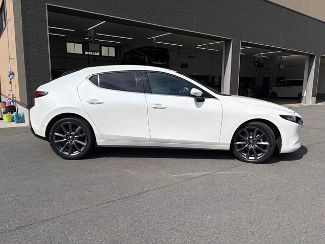 Mazda3 Fastback, Import Japan — Foto 13 z 40