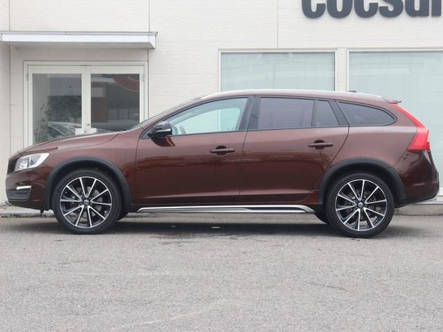 Volvo V60, Import Japan — Foto 11 z 40