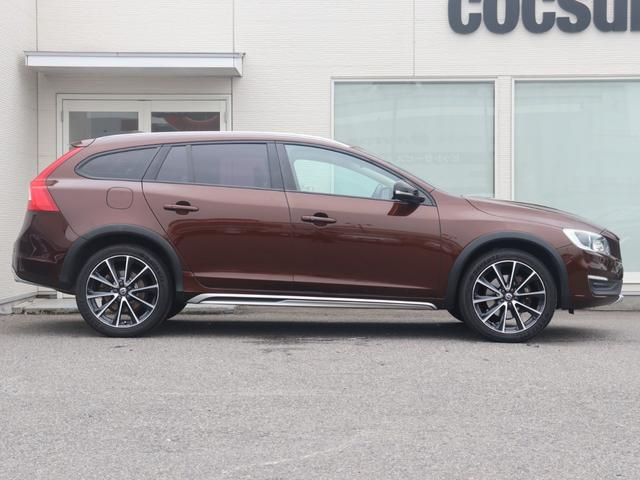 Volvo V60, Import Japan — Foto 7 z 40