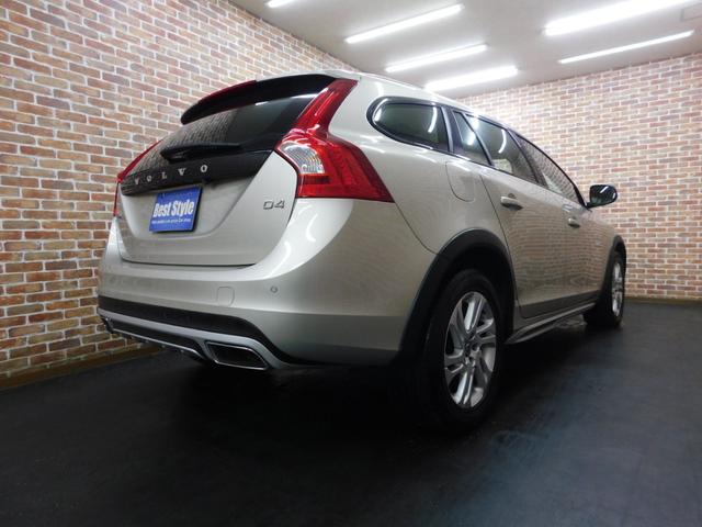 Volvo V60, Import Japan — Foto 4 z 11
