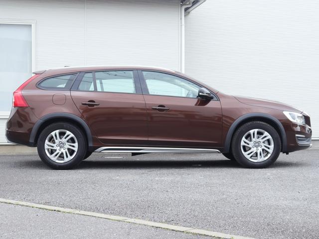 Volvo V60, Import Japan — Foto 7 z 40