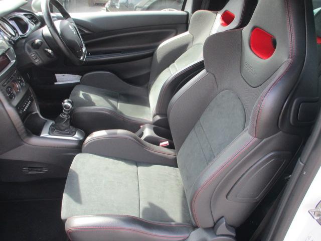 Citroen Ds3, Import Japan — Foto 11 z 40