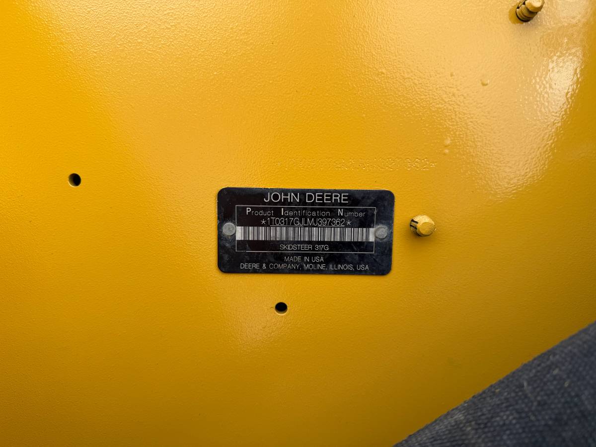 John Deere 317G, Import USA — Foto 8 z 10