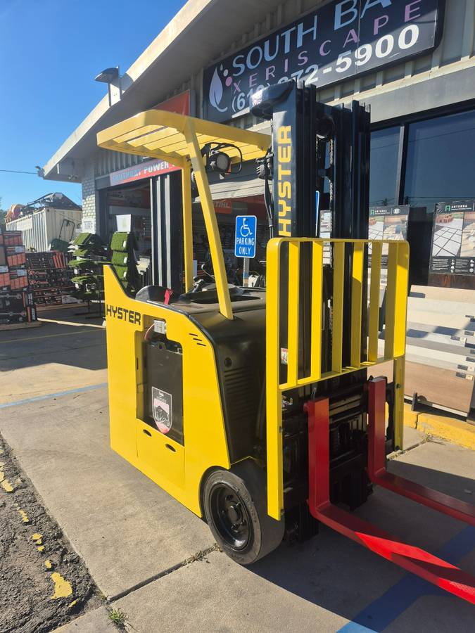 Caterpillar, Import USA — Foto 2 z 5
