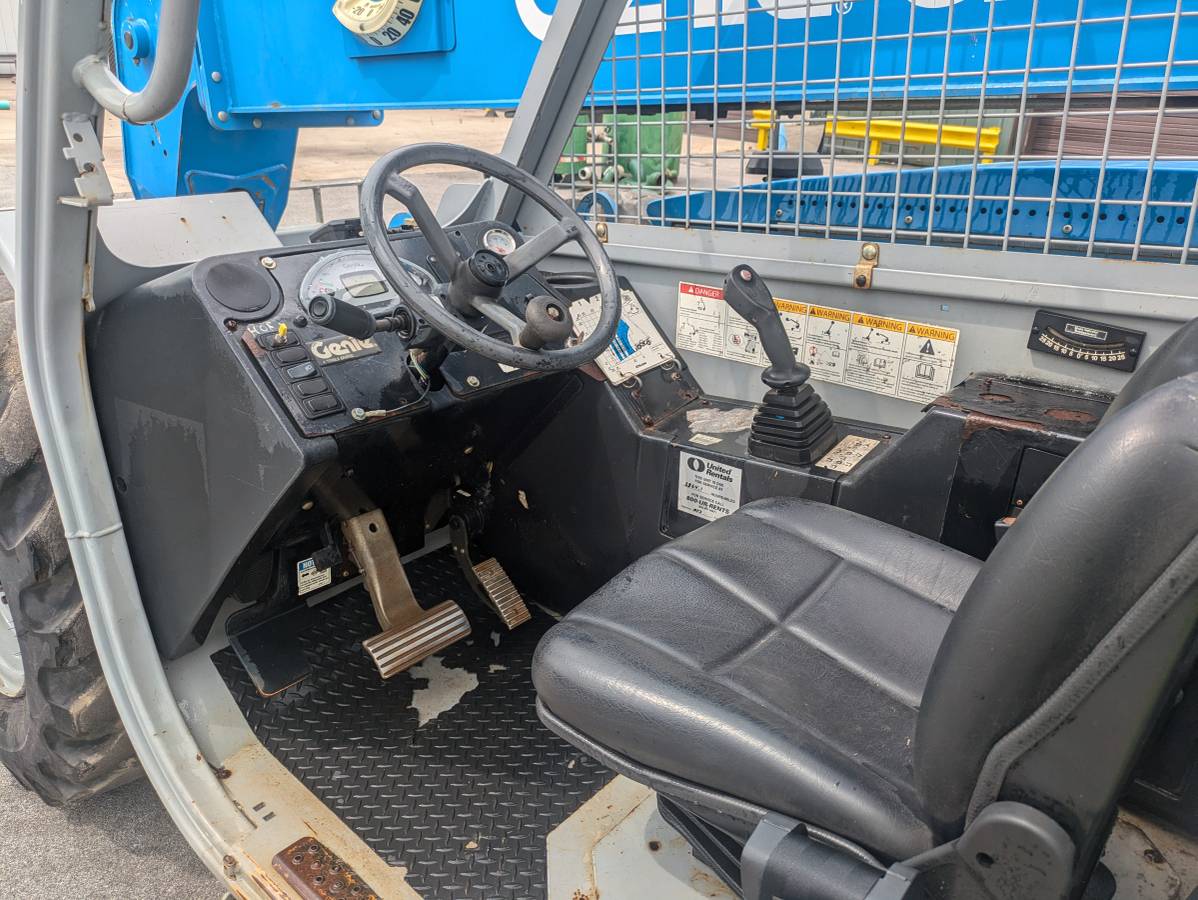 Genie GTH-844, Import USA — Foto 9 z 12