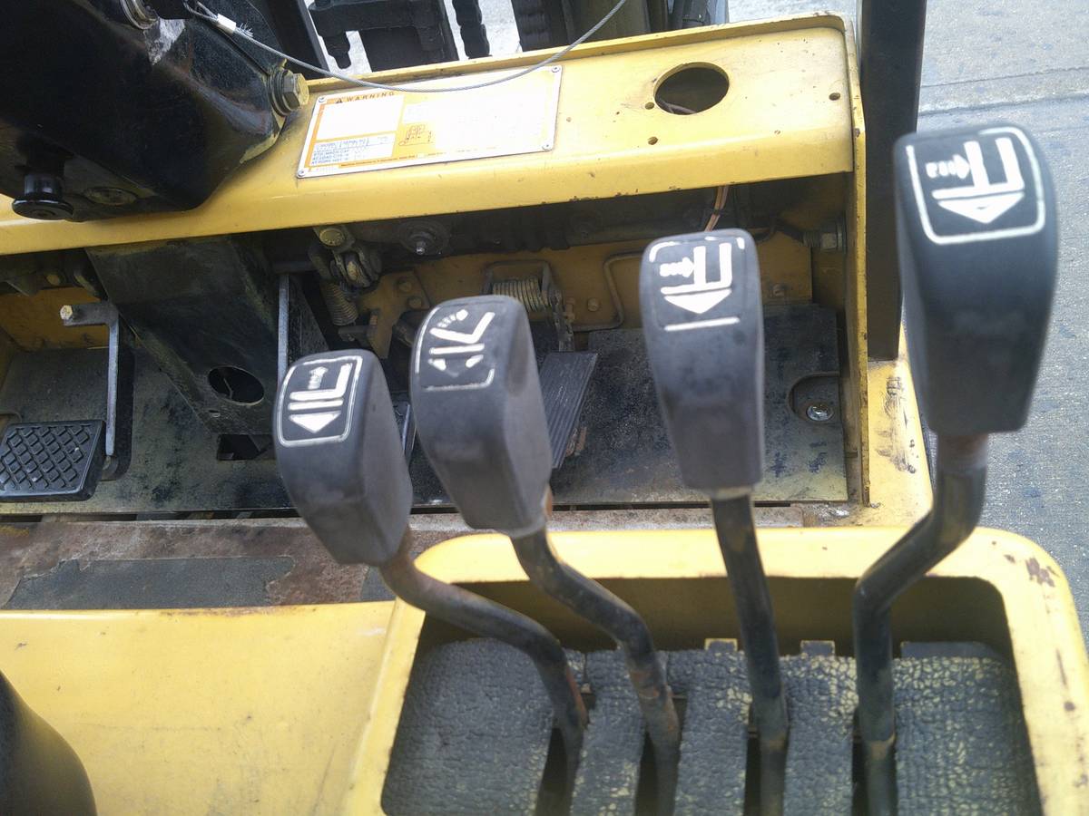 Caterpillar 6000, Import USA — Foto 8 z 10