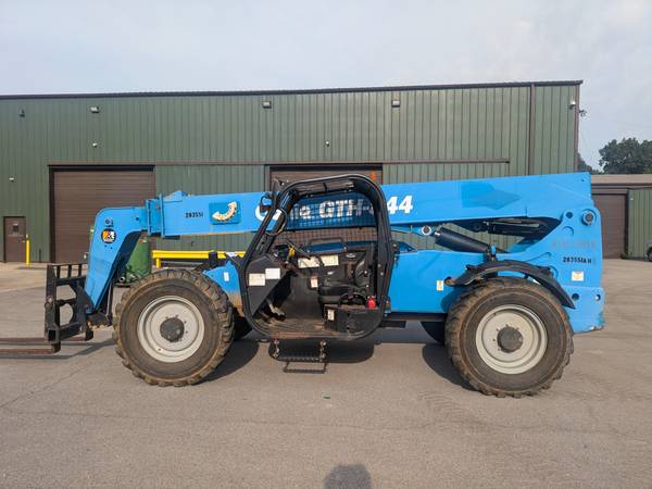 Genie GTH-844, Import USA — Foto 1