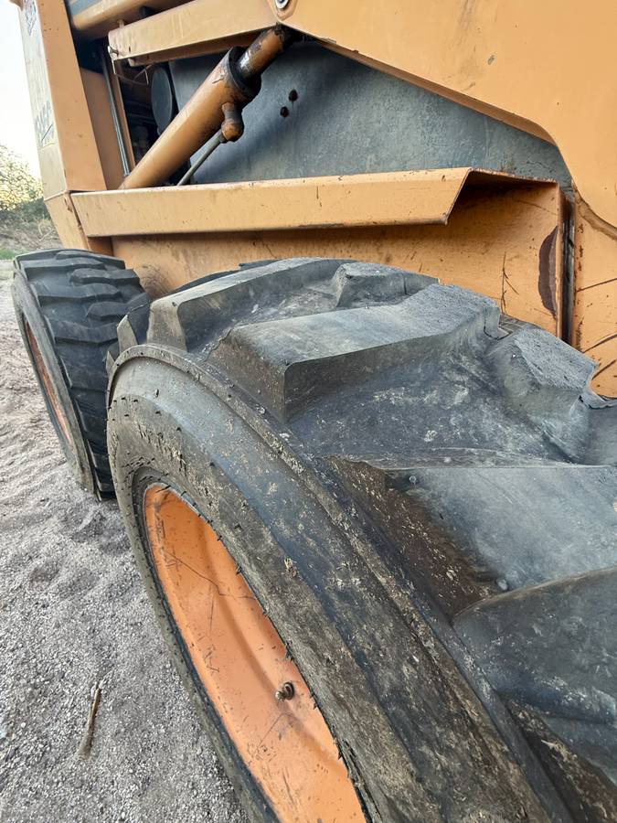 Case SKID, gold, Import USA — Foto 10 z 10