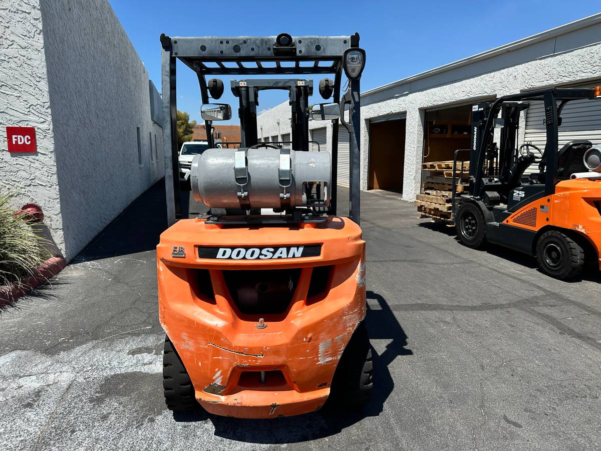 Doosan LOW, Import USA — Foto 4 z 10