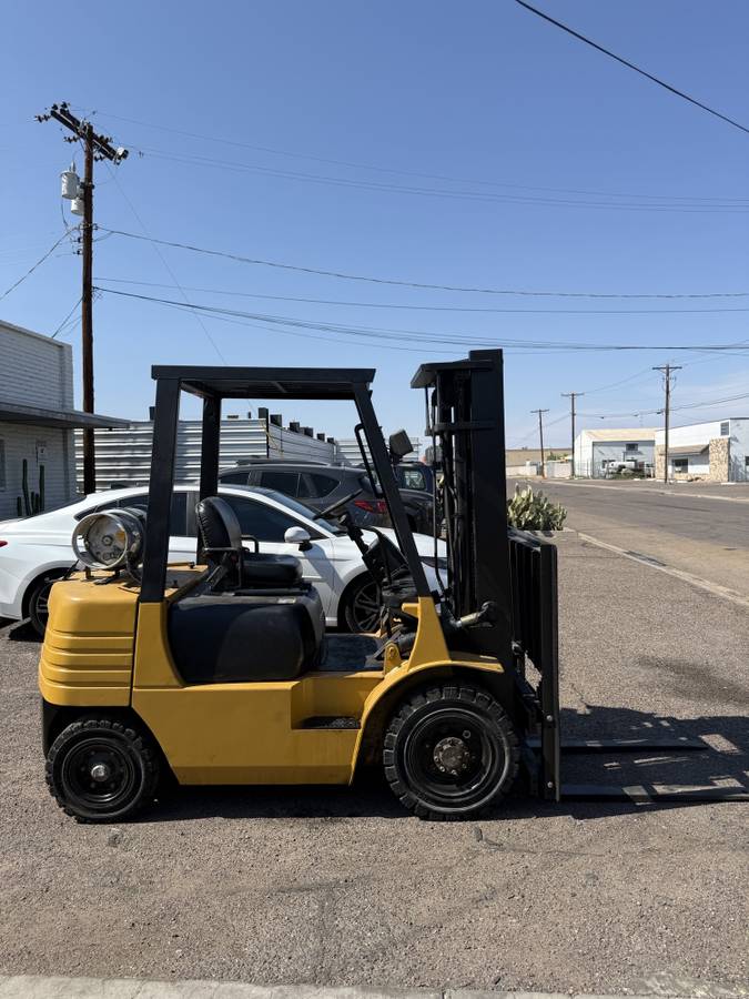 Caterpillar GP25, Import USA — Foto 1