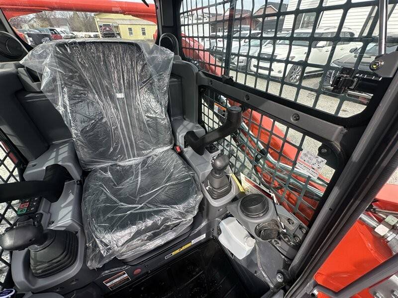 Kubota SVL, Import USA — Foto 9 z 12