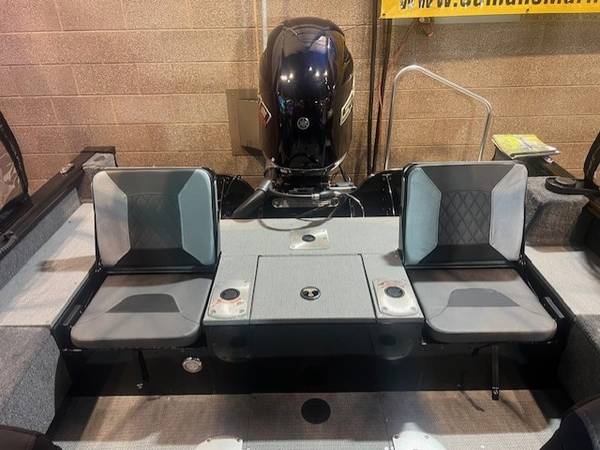 G3 18FS POWERED BY A YAMAHA VF175 ON AN EZ LOADER ALUMINUM TRAILER, Import USA — Foto 10 z 12