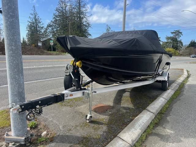 G3 18FS POWERED BY A YAMAHA VF175 ON AN EZ LOADER ALUMINUM TRAILER, Import USA — Foto 3 z 12