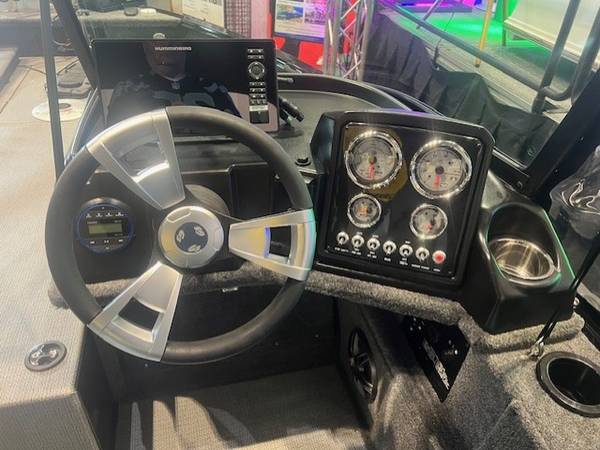 G3 18FS POWERED BY A YAMAHA VF175 ON AN EZ LOADER ALUMINUM TRAILER, Import USA — Foto 6 z 12