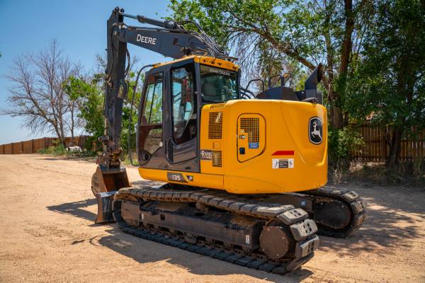 John Deere 135P, Import USA — Foto 3 z 12