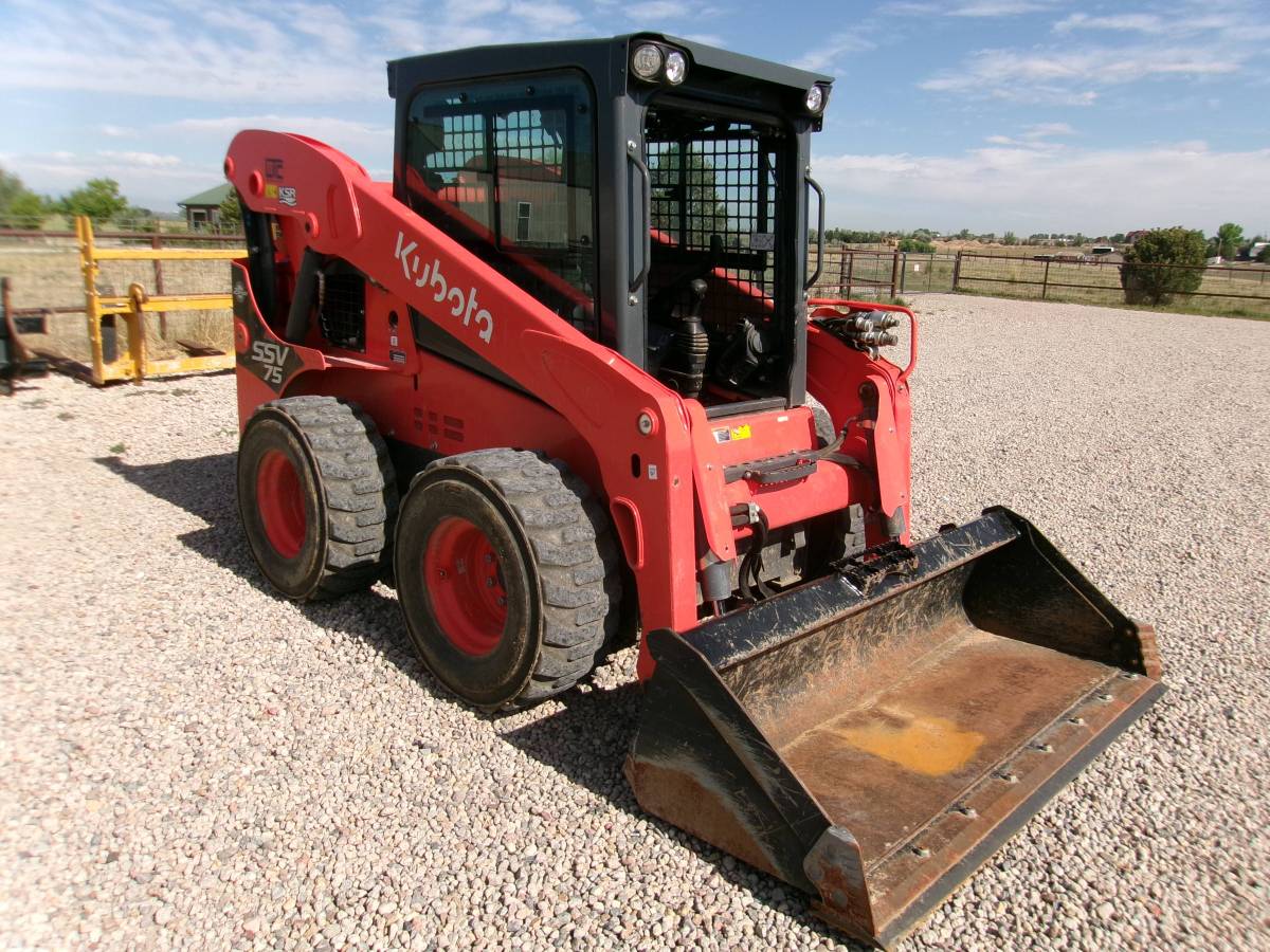 Kubota SSV75, Import USA — Foto 1