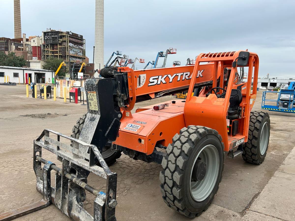 SkyTrak FORKLIFT, Import USA — Foto 1