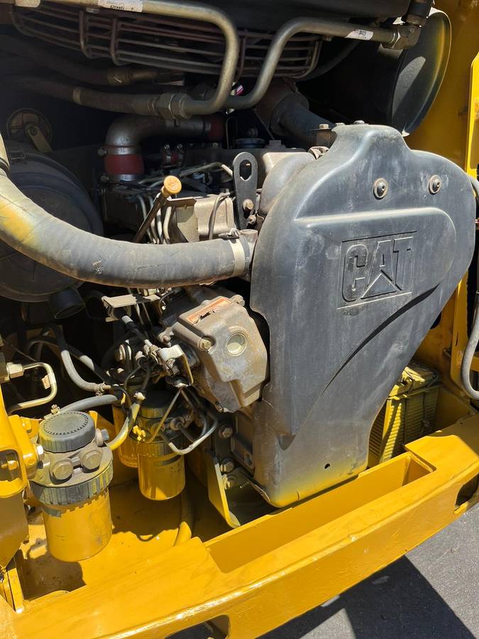 Caterpillar 246, Import USA — Foto 8 z 12