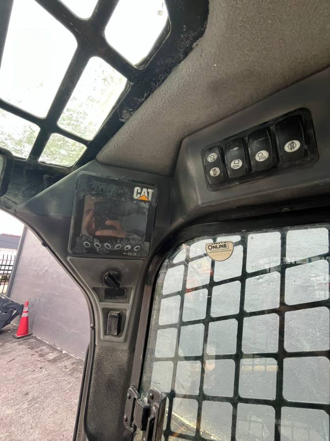 Caterpillar 226D, Import USA — Foto 9 z 12