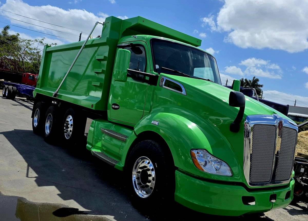 Bobcat KENWORTH, Import USA — Foto 2 z 7