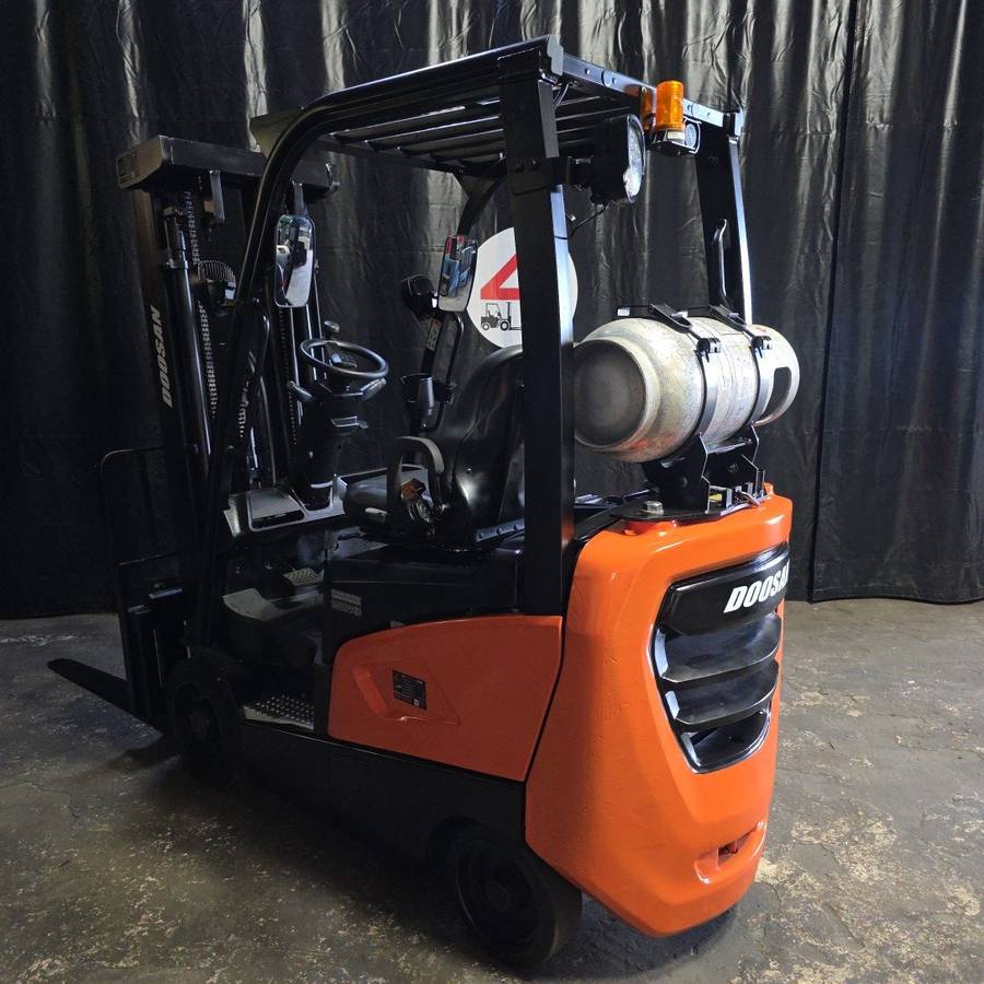 2022 Doosan, Import USA — Foto 6 z 11
