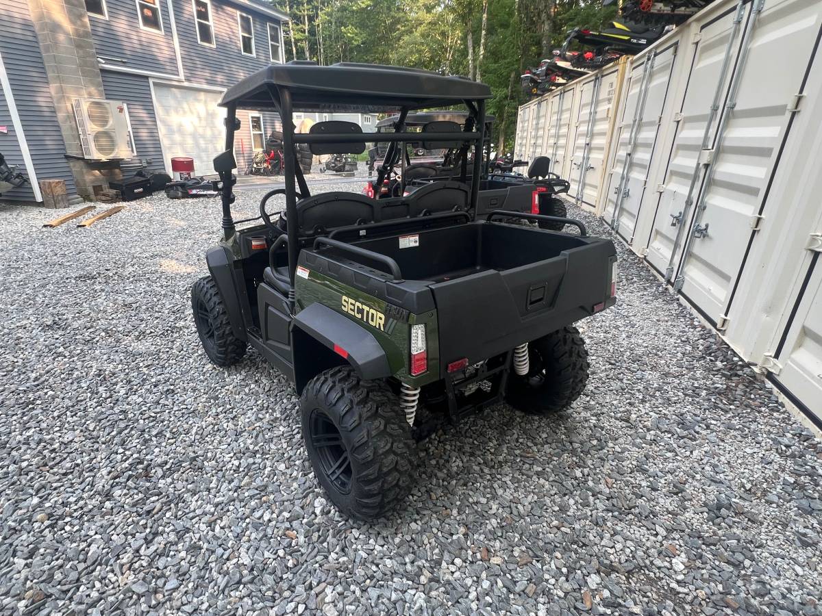 Caterpillar HISUN, Import USA — Foto 5 z 12