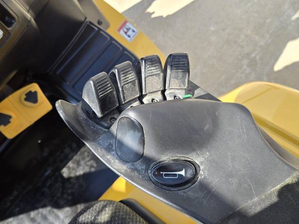 Kubota 12000LB, Import USA — Foto 12 z 12