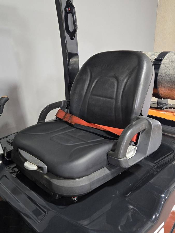 Doosan FORKLIFT, Import USA — Foto 11 z 12
