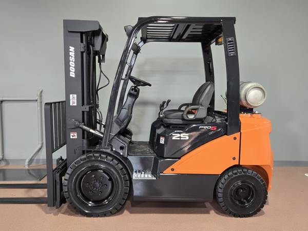 Doosan FORKLIFT, Import USA — Foto 7 z 12