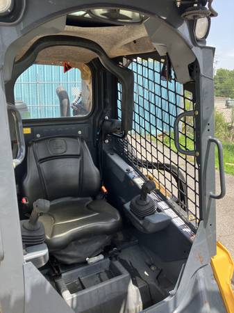 John Deere 325G, Import USA — Foto 5 z 9