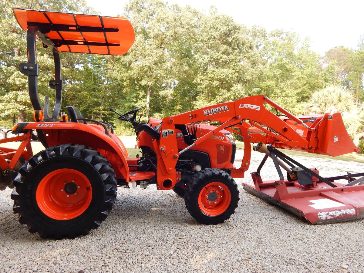 Kubota TRACTOR, Import USA — Foto 11 z 12