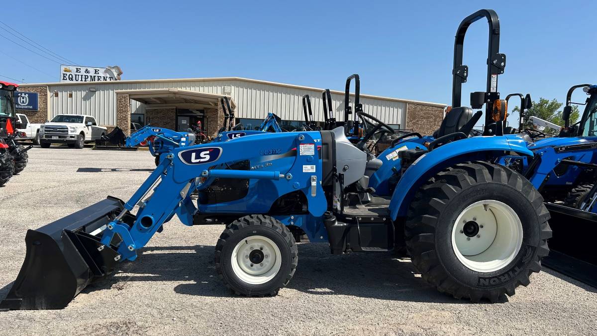Caterpillar LS, Import USA — Foto 2 z 4