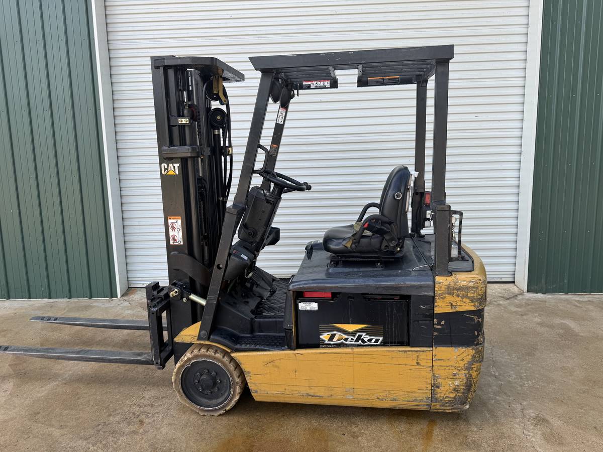 Caterpillar ELECTRIC, Import USA — Foto 1