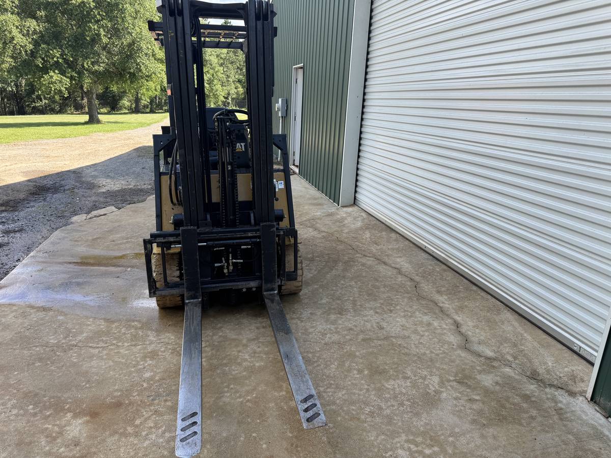 Caterpillar ELECTRIC, Import USA — Foto 5 z 6