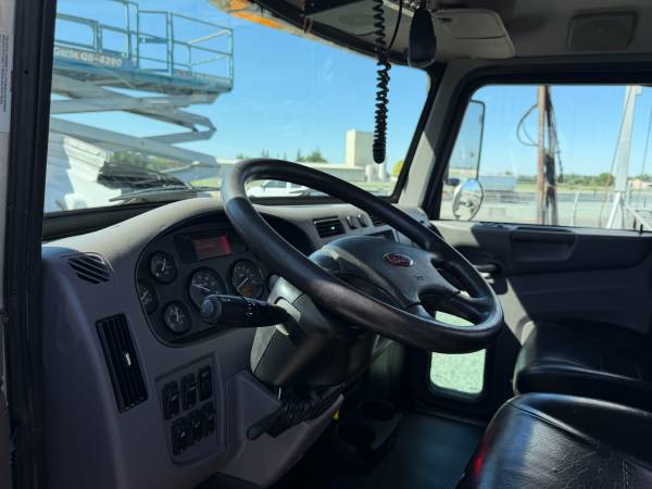 Caterpillar PETERBILT, Import USA — Foto 11 z 12
