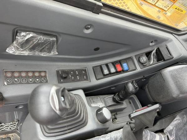 New Holland E57C, Import USA — Foto 4 z 8