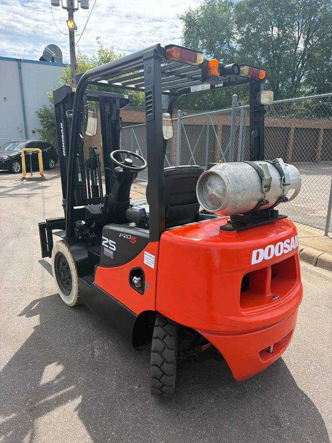 Doosan 5000, Import USA — Foto 3 z 12