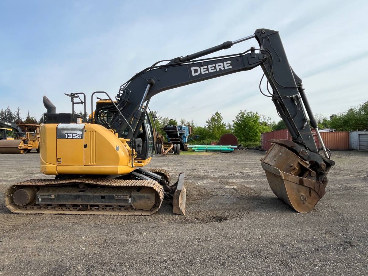 John Deere 135G, Import USA — Foto 6 z 12