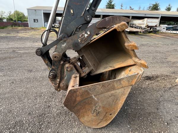 John Deere 135G, Import USA — Foto 9 z 12
