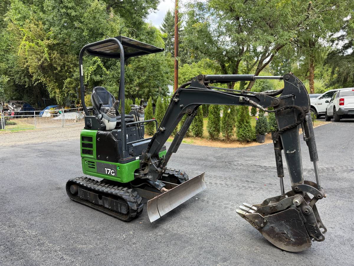 John Deere 17G, Import USA — Foto 10 z 12