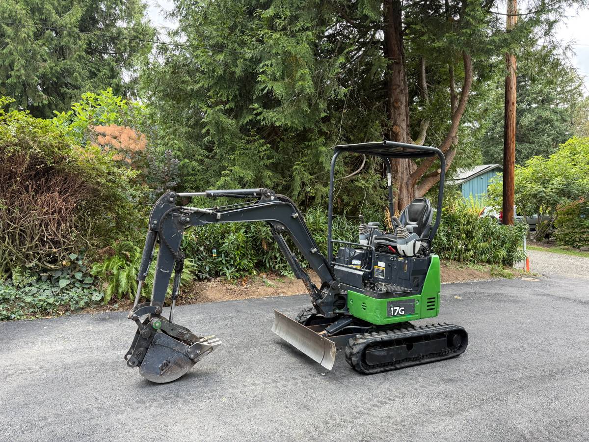 John Deere 17G, Import USA — Foto 11 z 12