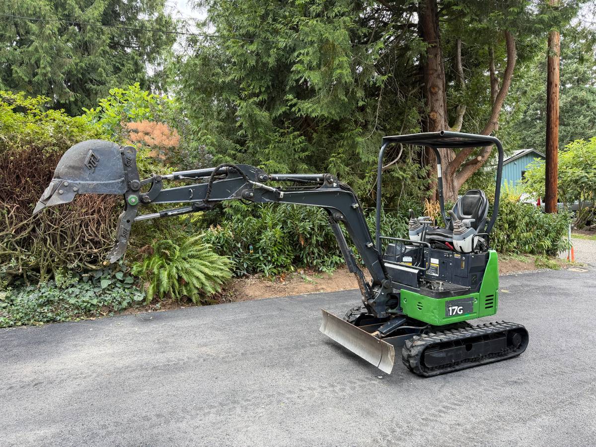 John Deere 17G, Import USA — Foto 12 z 12