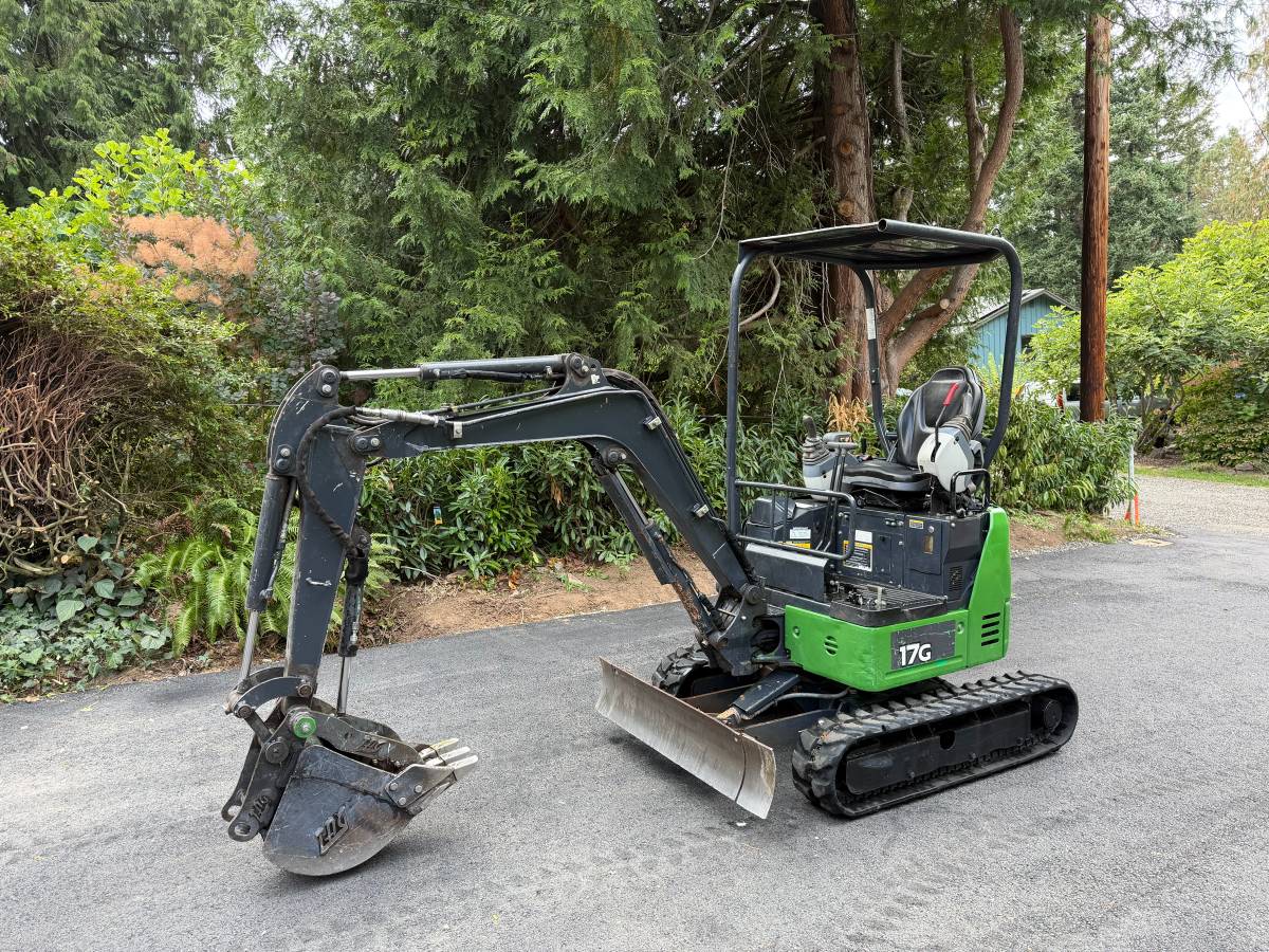 John Deere 17G, Import USA — Foto 2 z 12