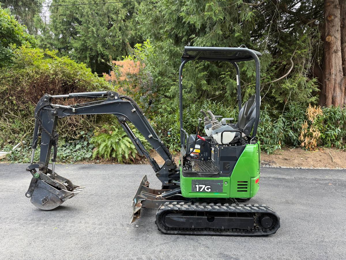 John Deere 17G, Import USA — Foto 6 z 12