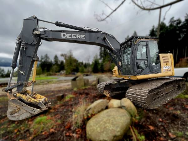 John Deere 225D, Import Kanada — Foto 1