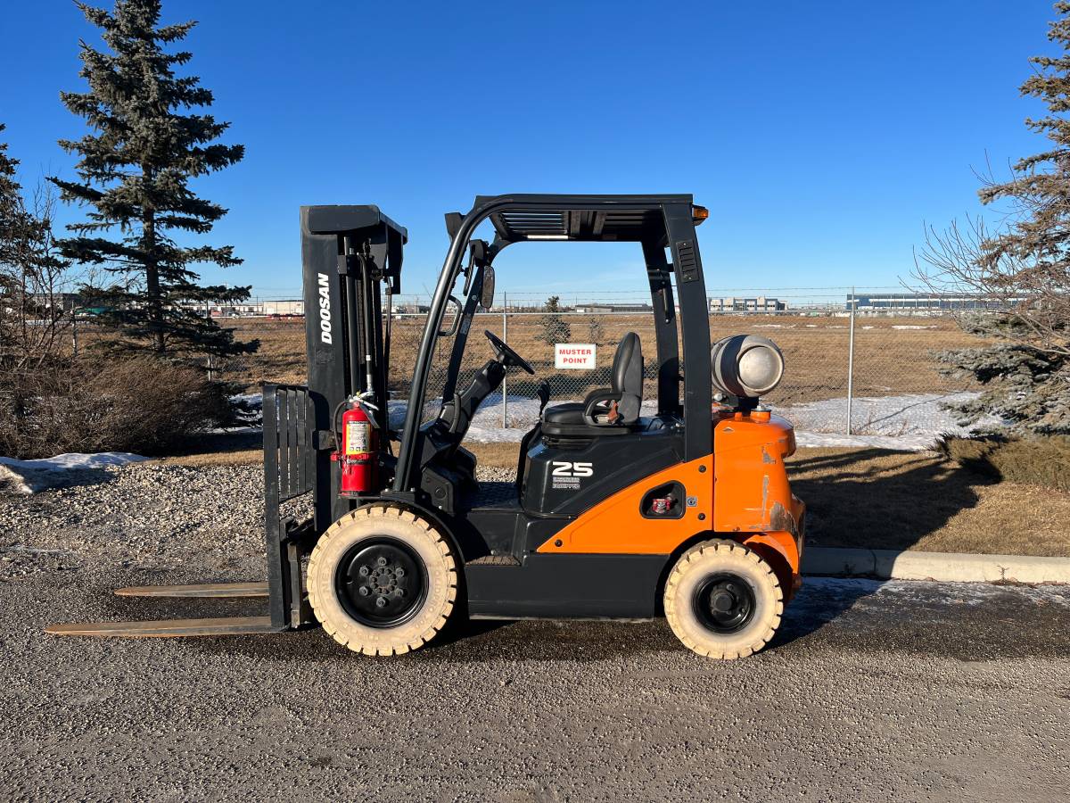 Doosan G25, Import Kanada — Foto 1