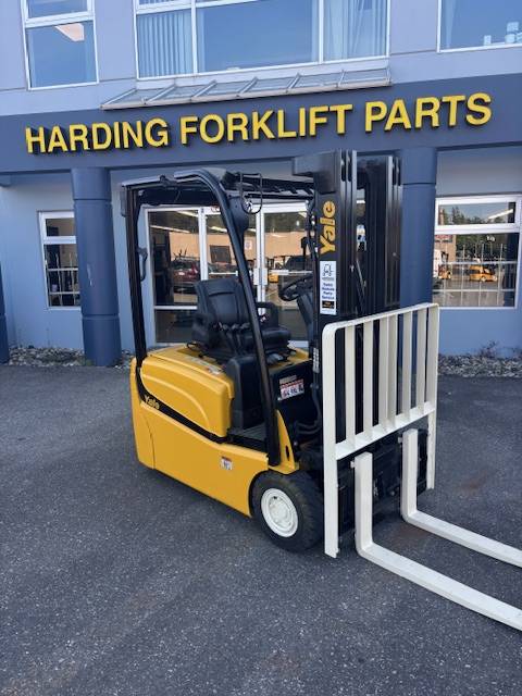 Yale USED, Import Kanada — Foto 1