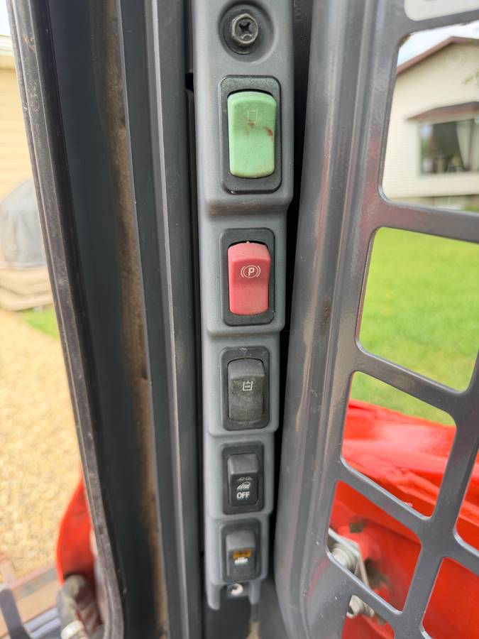 Kubota SSV65, Import Kanada — Foto 7 z 9