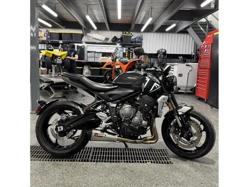 2022 Triumph Trident 660, schwarz, 24.500 km, Import Kanada — Foto 1