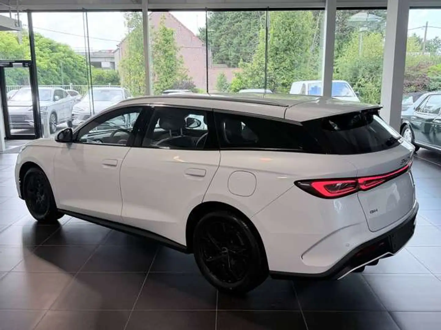 2026 BYD Seal 6, 18 km, Frankreich — Foto 4 z 12
